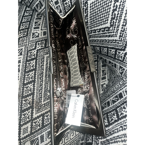 NEW Calvin Klein Mobwife Glam Snakeskin Clutch Iridescent Silver NWT Retail $125 - Picture 5 of 7